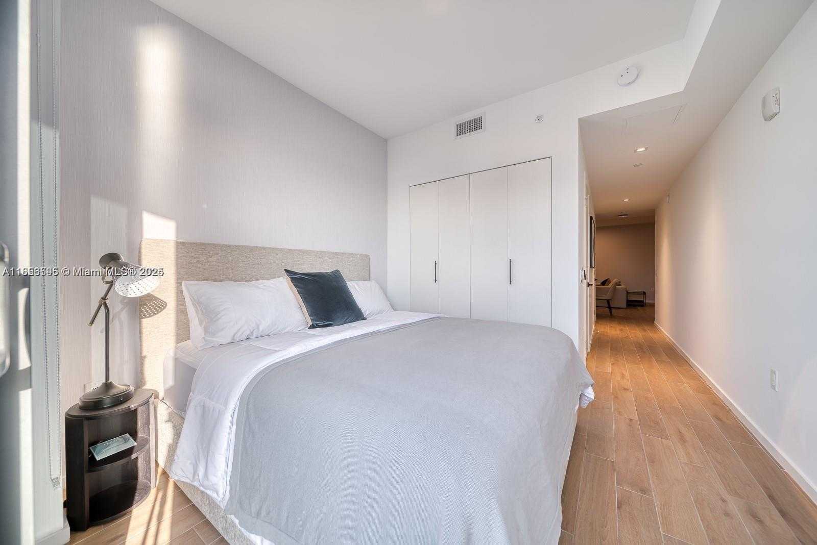 Small Image of 398 NORTH EAST 5TH ST #4415, Miami Number 6
