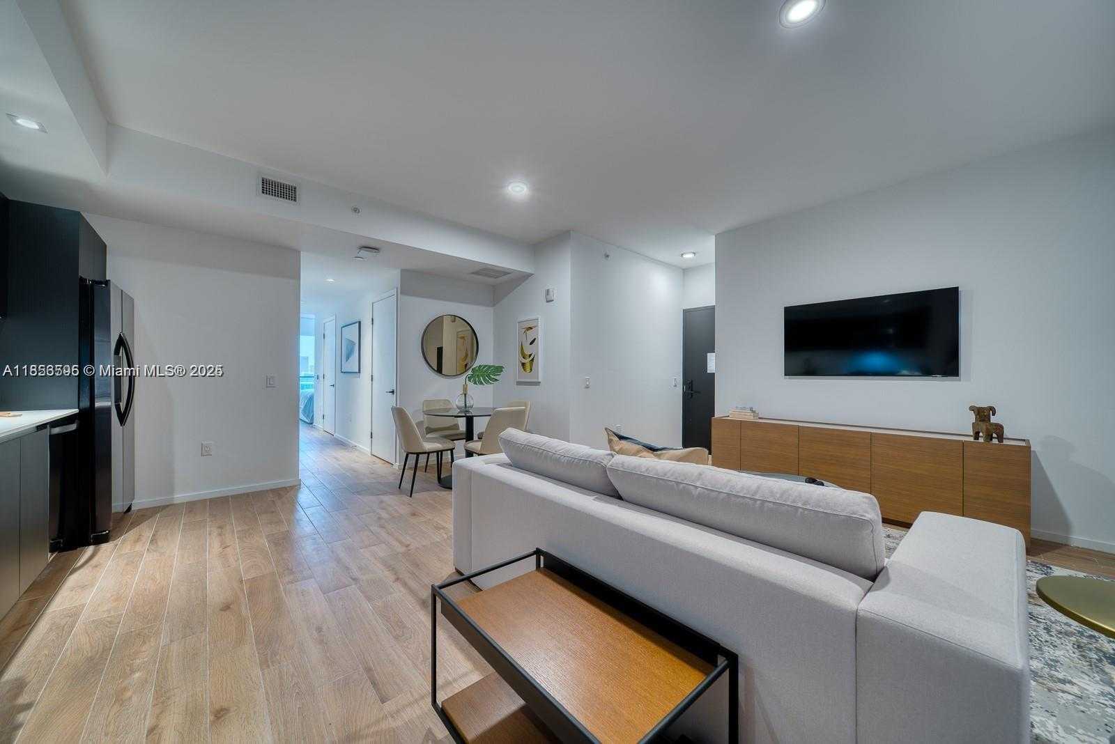 Small Image of 398 NORTH EAST 5TH ST #4415, Miami Number 9