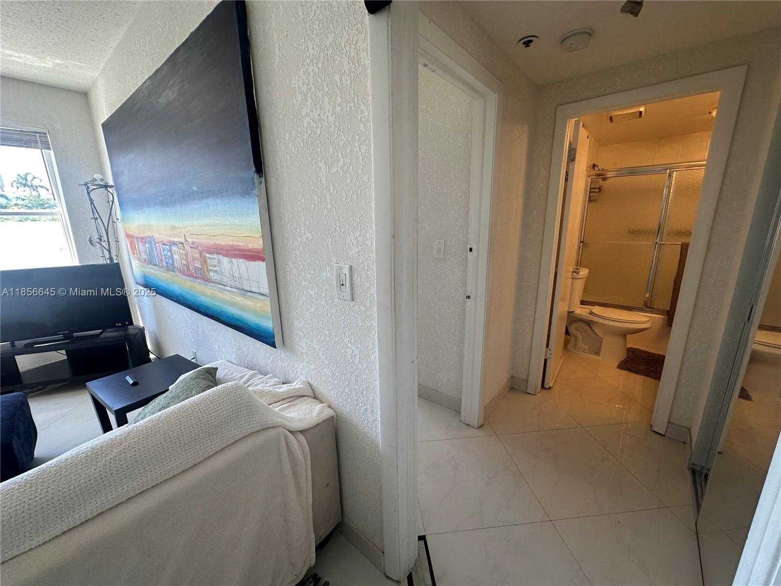 Small Image of 802 EUCLID AVE #305, Miami Beach Number 3
