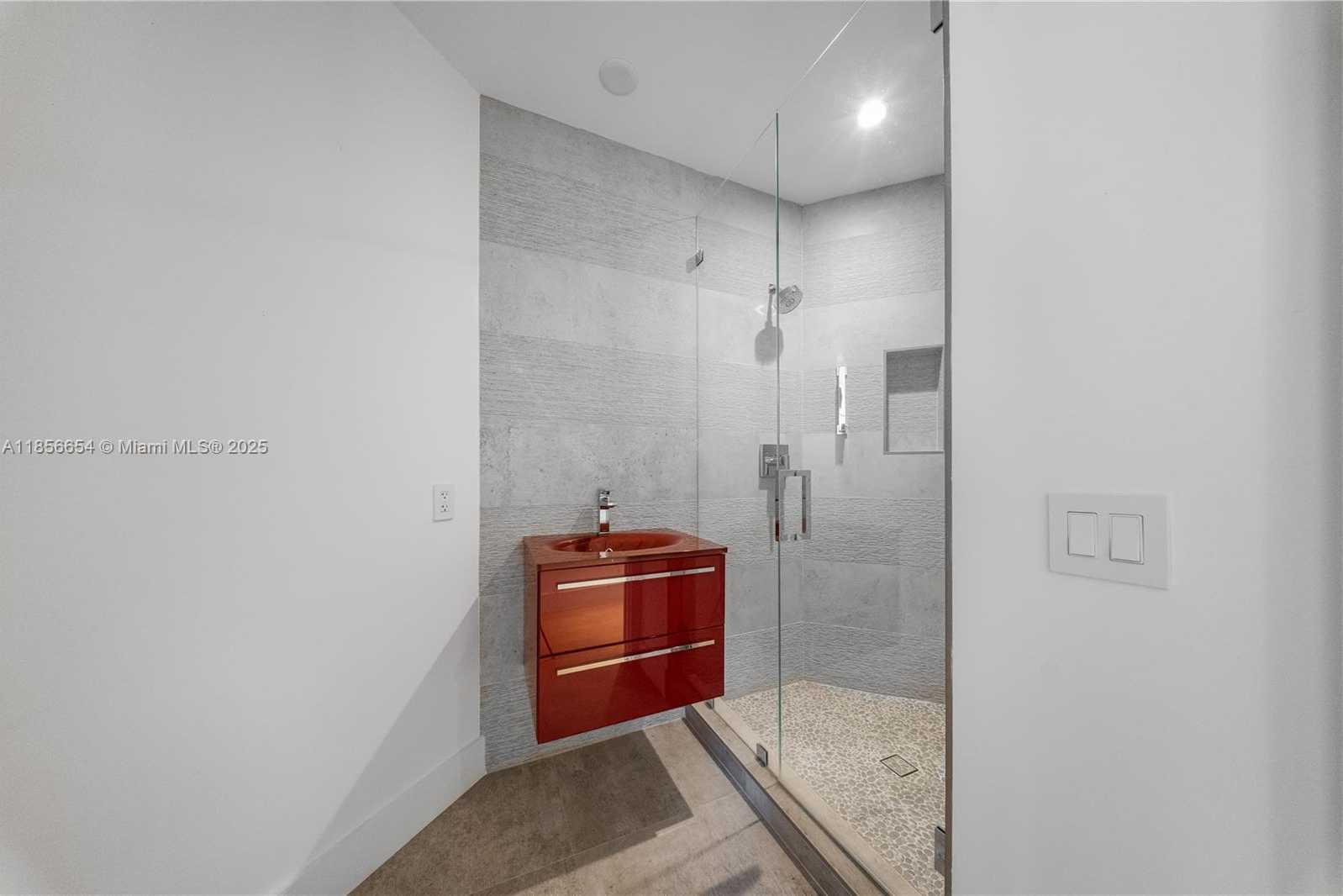 Small Image of 626 CORAL WAY #402, Coral Gables Number 20