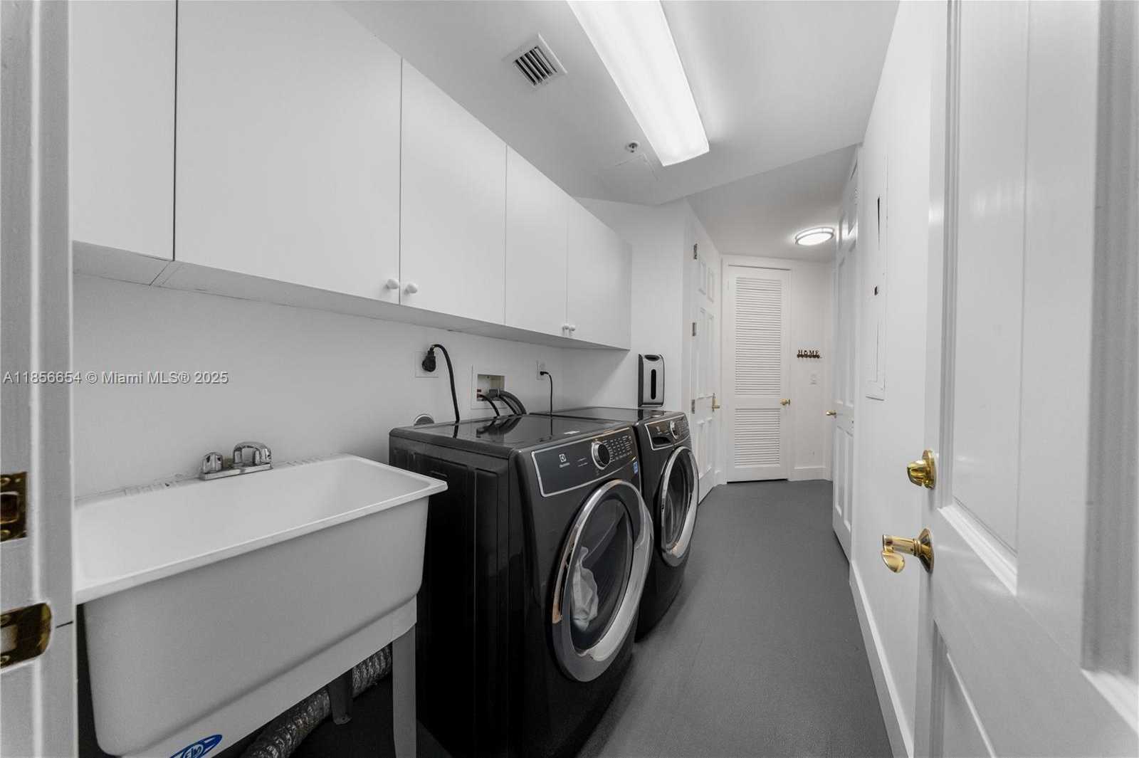 Small Image of 626 CORAL WAY #402, Coral Gables Number 23