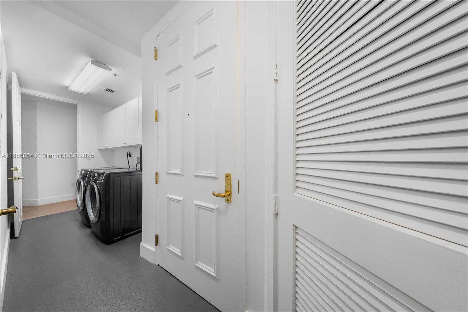 Small Image of 626 CORAL WAY #402, Coral Gables Number 24