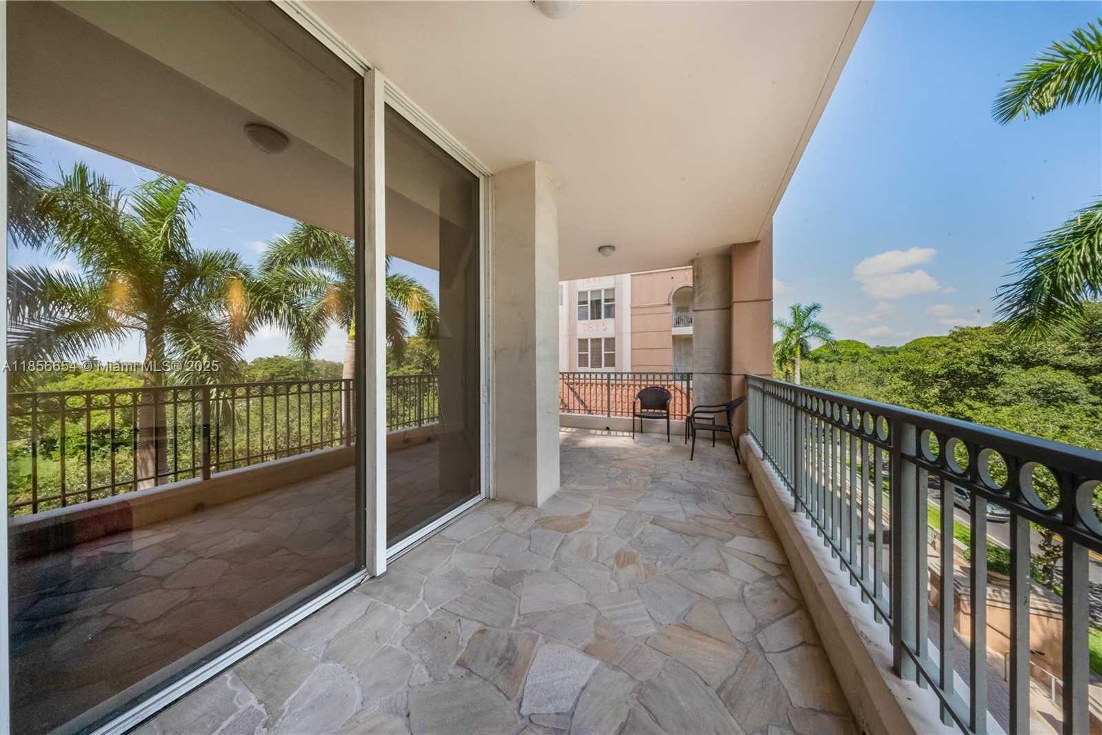 Small Image of 626 CORAL WAY #402, Coral Gables Number 27