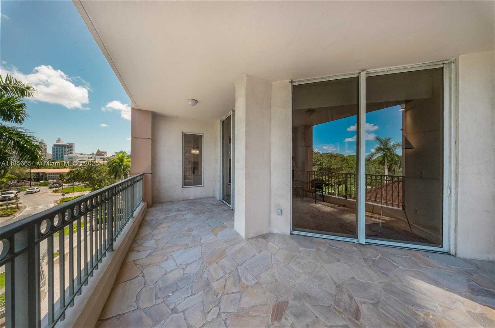 Small Image of 626 CORAL WAY #402, Coral Gables Number 28