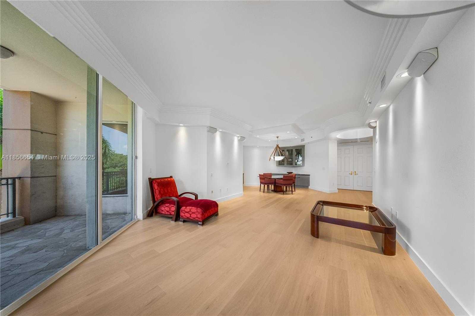 Small Image of 626 CORAL WAY #402, Coral Gables Number 3