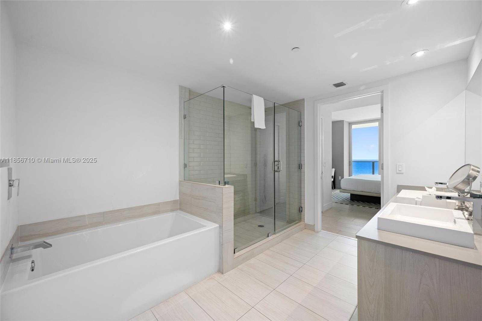 Small Image of 4010 SOUTH OCEAN DR #T3905, Hollywood Number 14