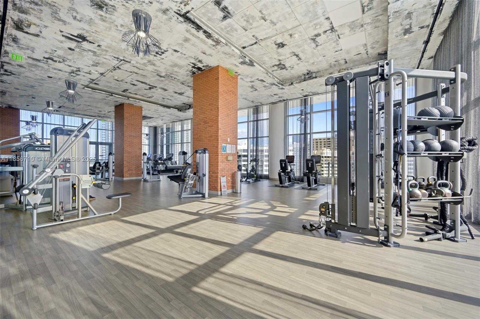 Small Image of 4010 SOUTH OCEAN DR #T3905, Hollywood Number 31