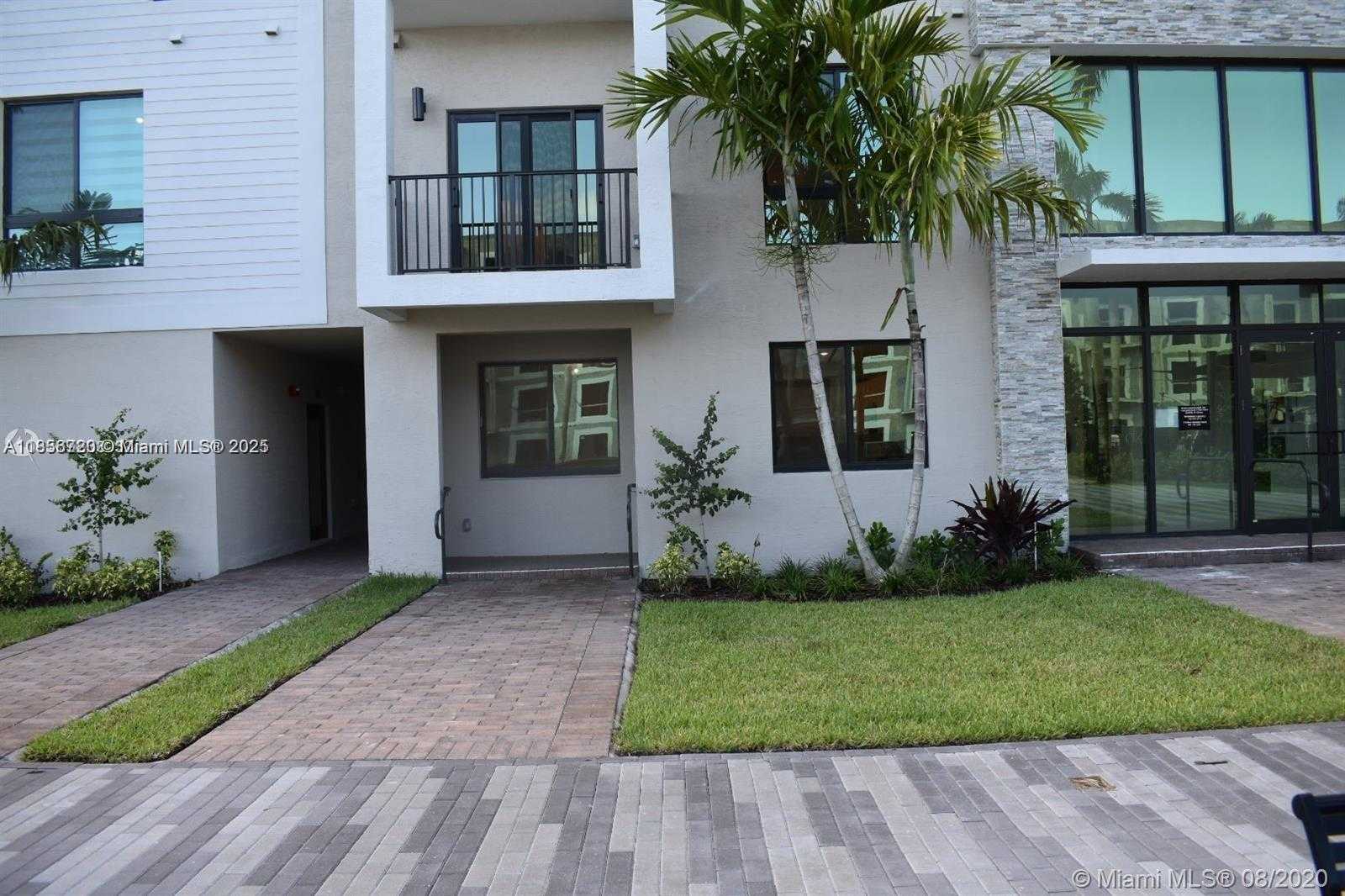 Small Image of 4640 NORTH WEST 84TH AVE #16, Doral Number 2