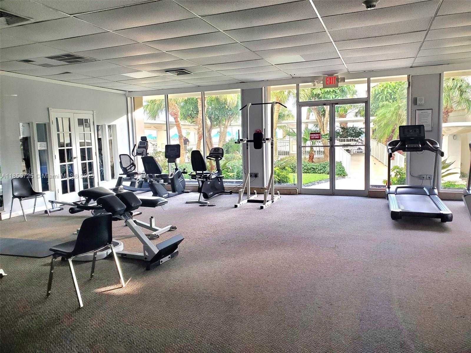 Small Image of 300 BAYVIEW DR #1902, Sunny Isles Beach Number 14