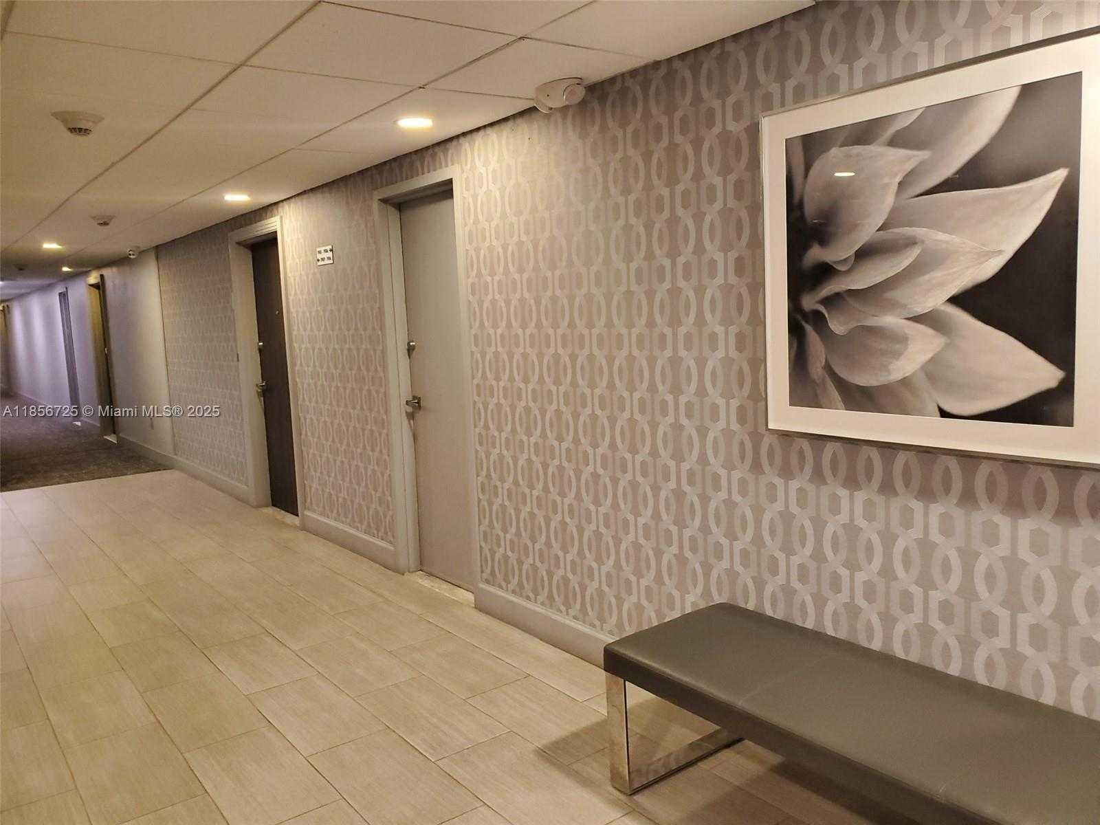 Small Image of 300 BAYVIEW DR #1902, Sunny Isles Beach Number 21