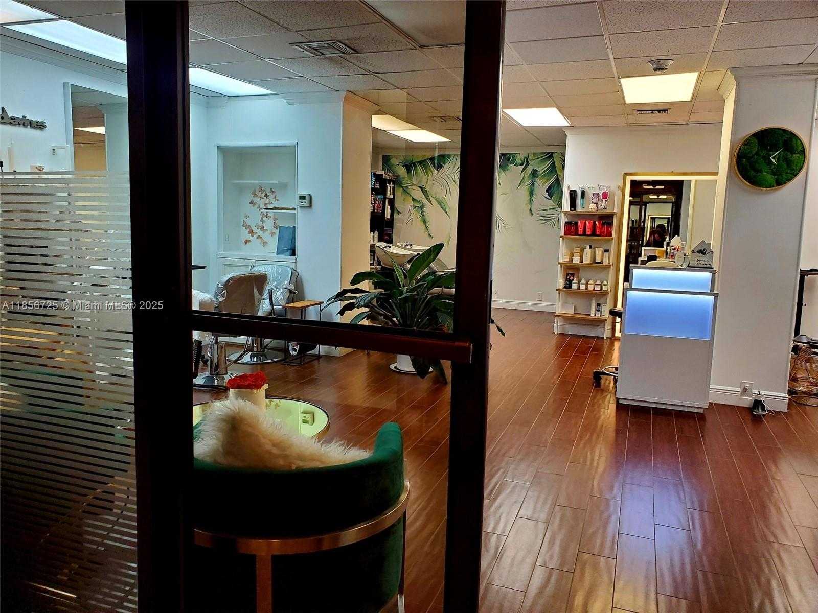 Small Image of 300 BAYVIEW DR #1902, Sunny Isles Beach Number 25
