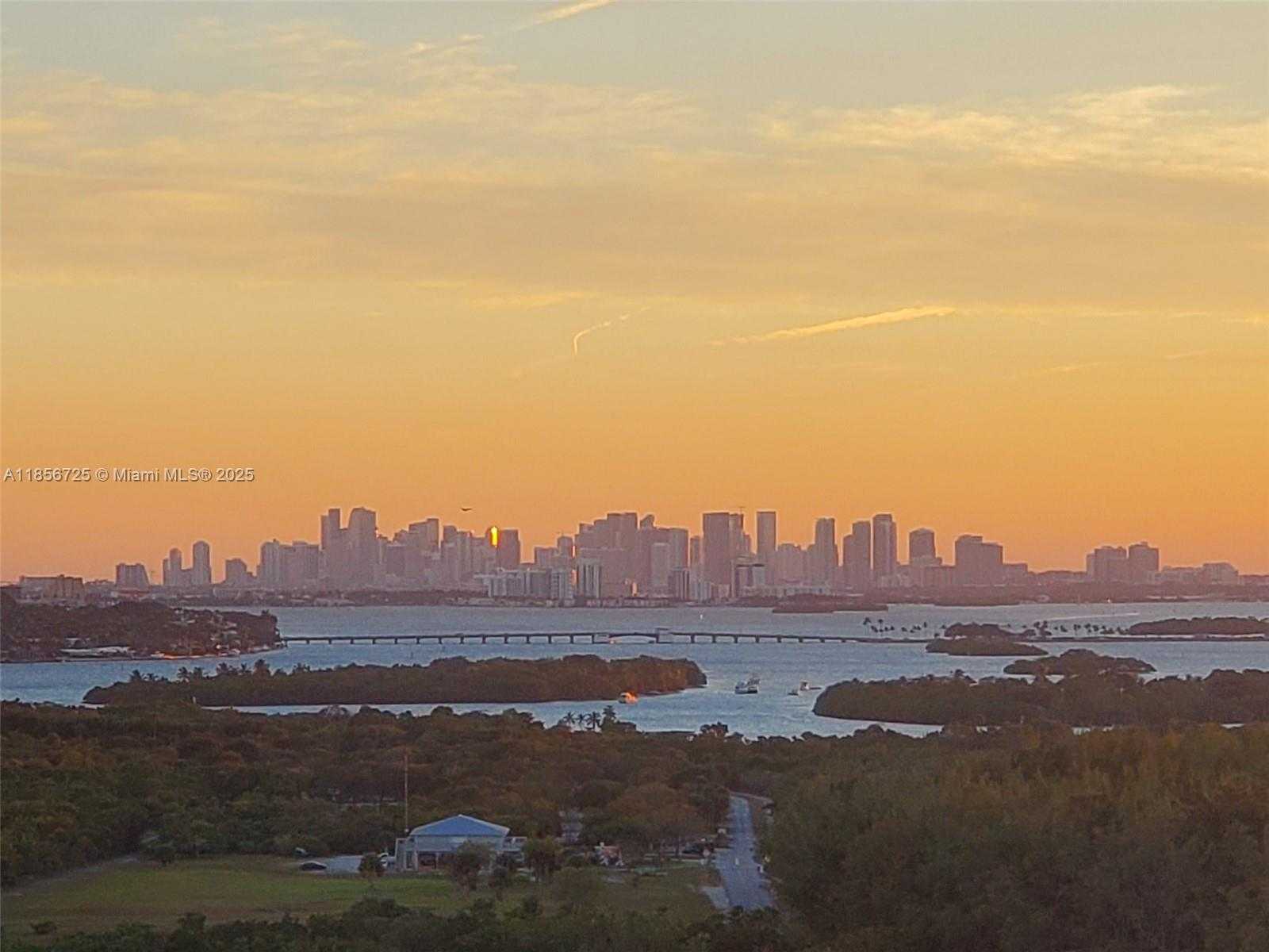 Small Image of 300 BAYVIEW DR #1902, Sunny Isles Beach Number 28