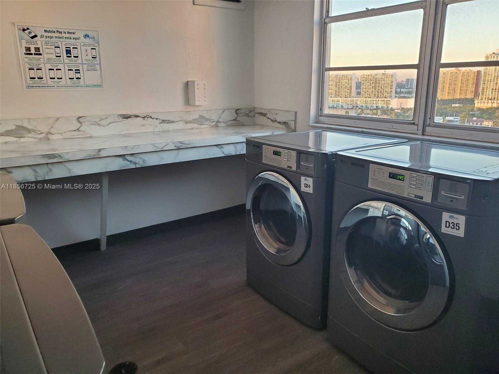 Small Image of 300 BAYVIEW DR #1902, Sunny Isles Beach Number 29