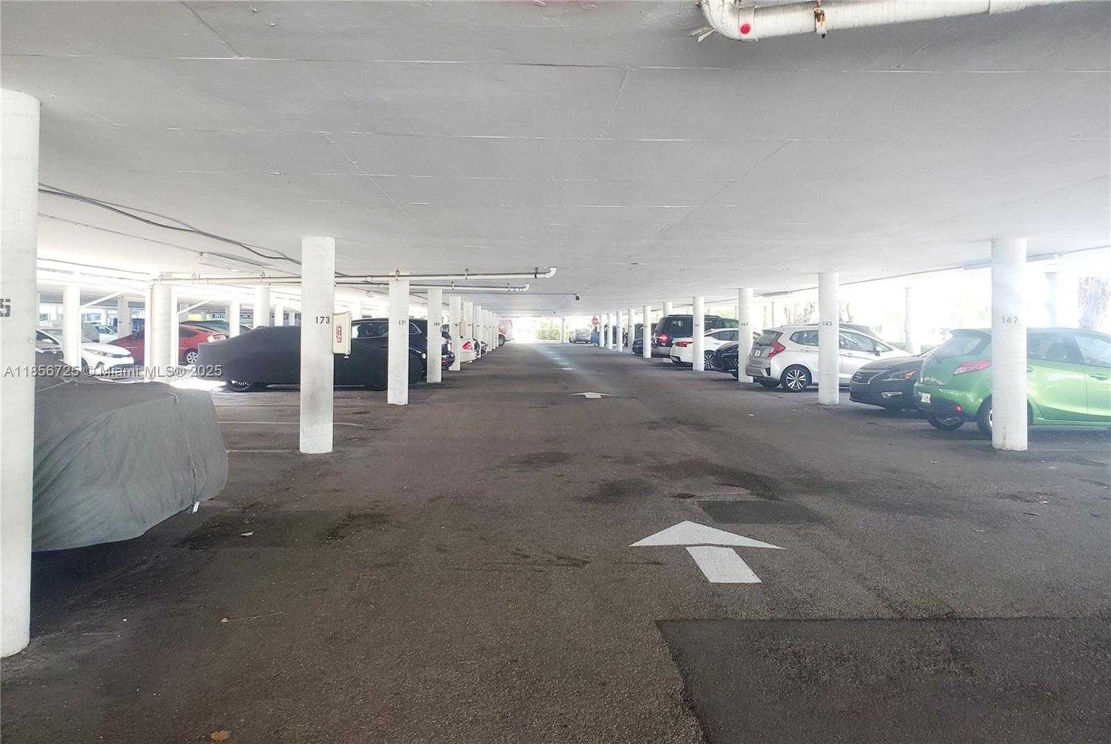 Small Image of 300 BAYVIEW DR #1902, Sunny Isles Beach Number 33