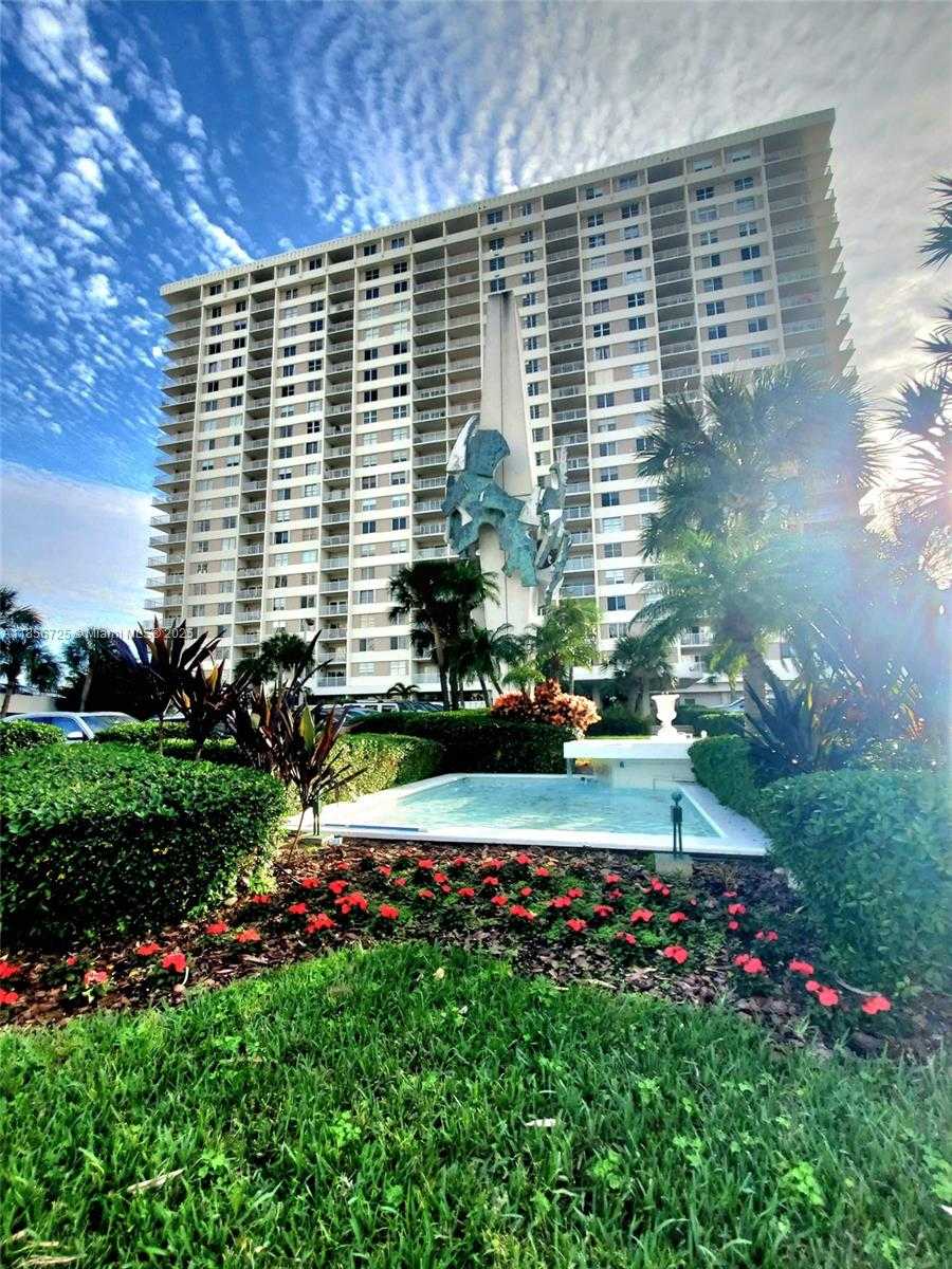 Small Image of 300 BAYVIEW DR #1902, Sunny Isles Beach Number 7