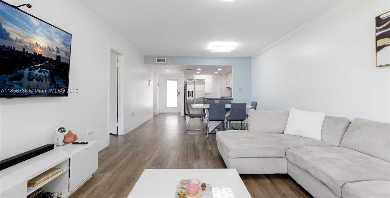 Small Image of 8321 SANDS POINT BLVD #D205, Tamarac Number 3