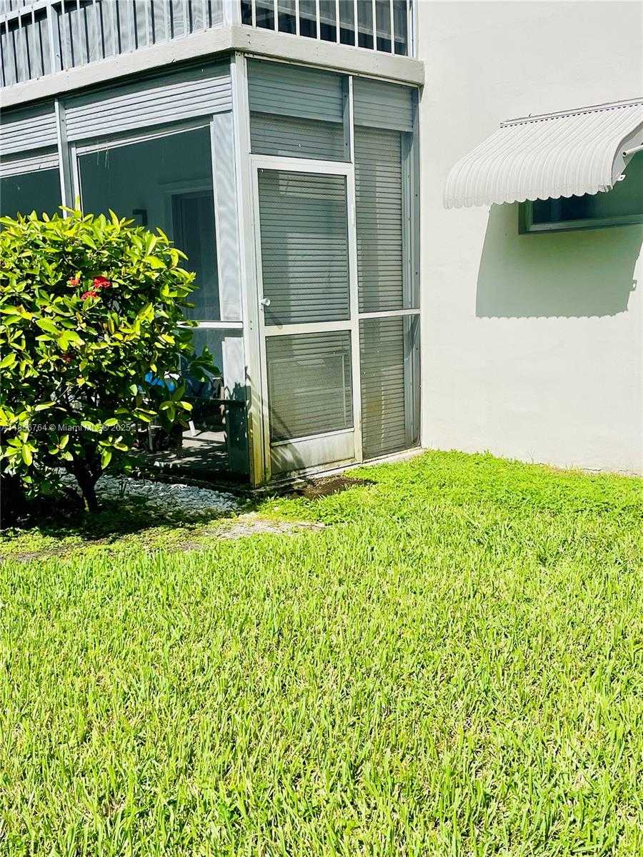 Small Image of 1000 HILLCREST CT #111, Hollywood Number 18