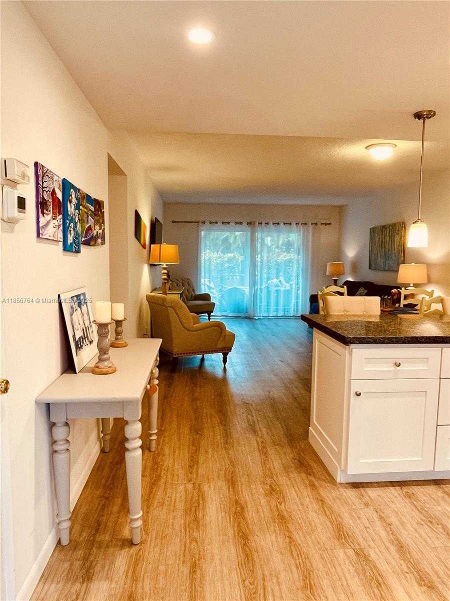 Small Image of 1000 HILLCREST CT #111, Hollywood Number 8