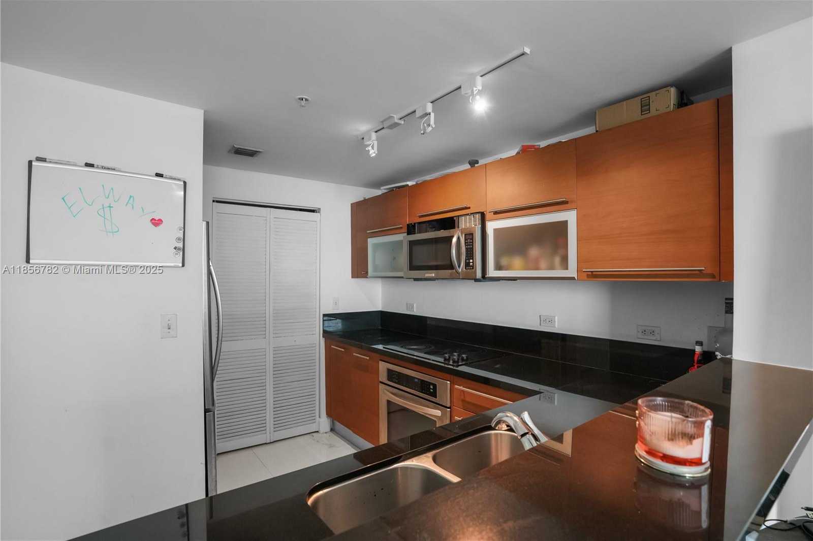 Small Image of 244 BISCAYNE BLVD #2306, Miami Number 10