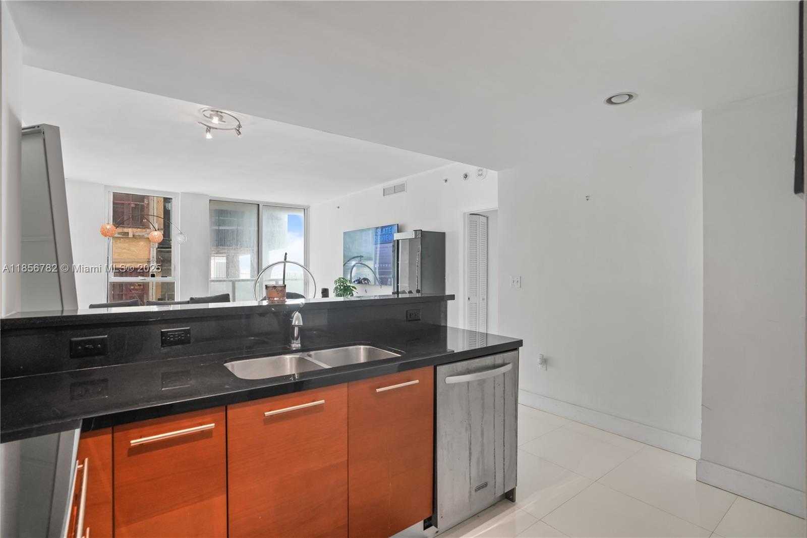 Small Image of 244 BISCAYNE BLVD #2306, Miami Number 11