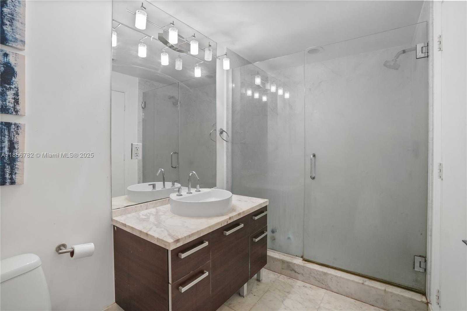 Small Image of 244 BISCAYNE BLVD #2306, Miami Number 21