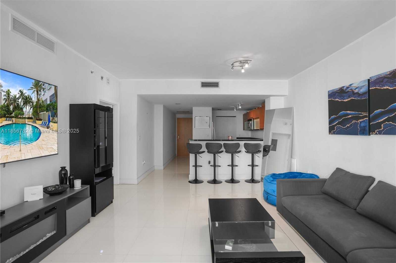 Small Image of 244 BISCAYNE BLVD #2306, Miami Number 7