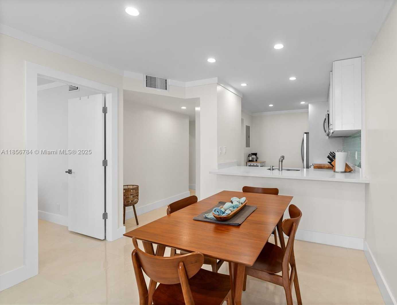Small Image of 3725 SOUTH OCEAN DR #1225, Hollywood Number 22