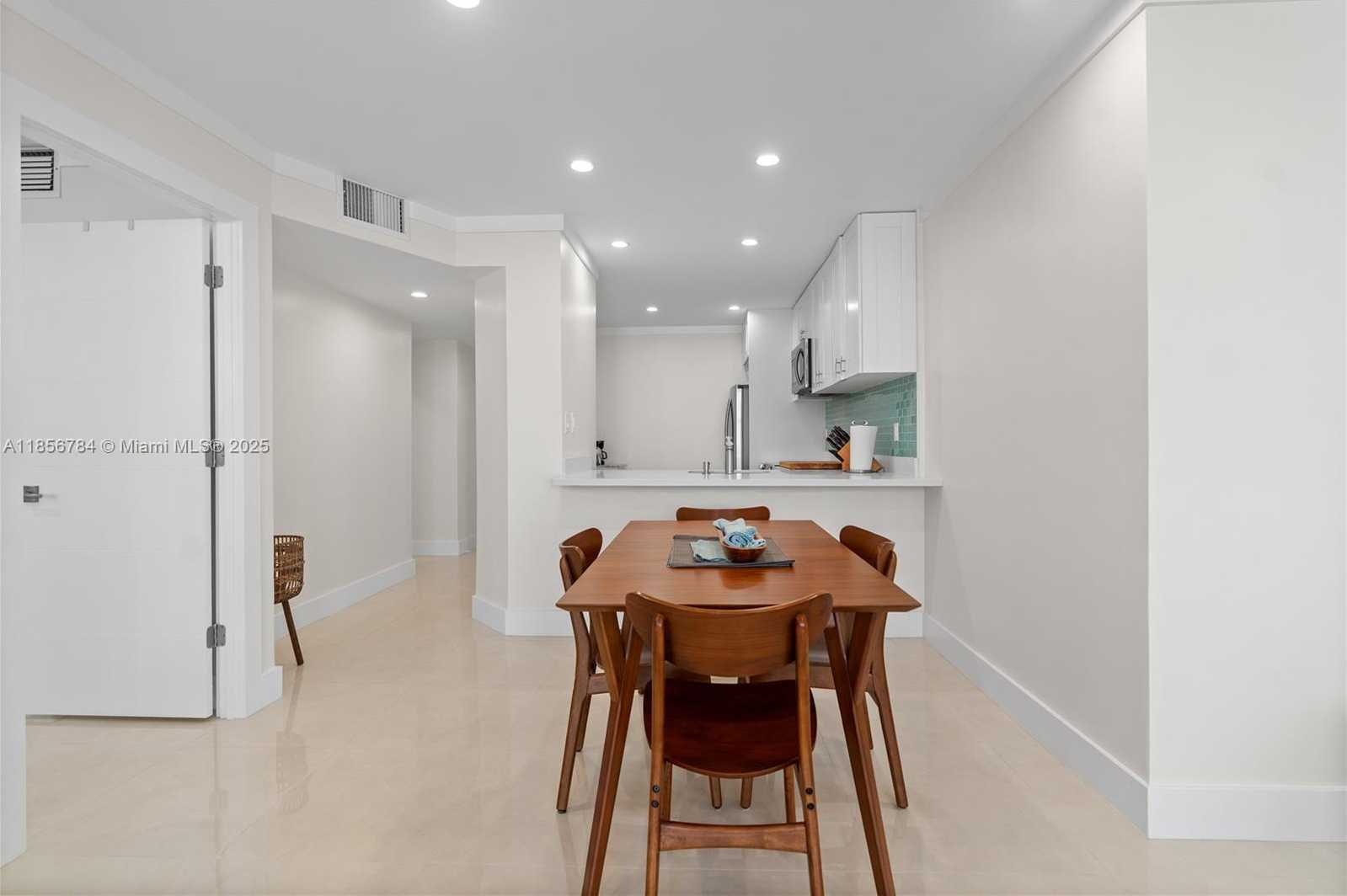 Small Image of 3725 SOUTH OCEAN DR #1225, Hollywood Number 37