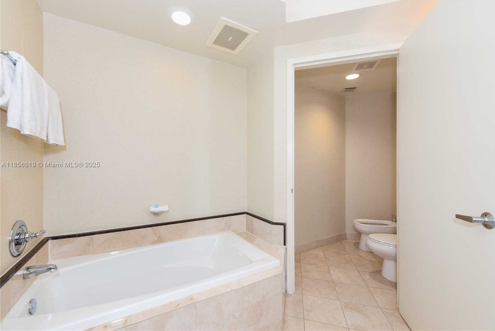 Small Image of 18001 COLLINS AVE #1214- 1215, Sunny Isles Beach Number 14