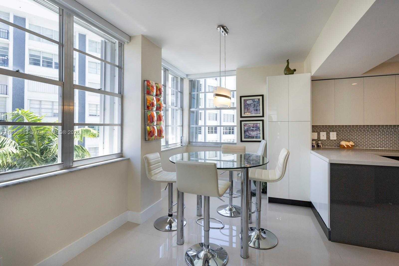 Small Image of 5660 COLLINS AVE #4B, Miami Beach Number 10