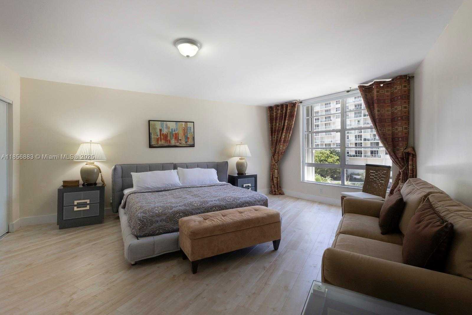 Small Image of 5660 COLLINS AVE #4B, Miami Beach Number 11