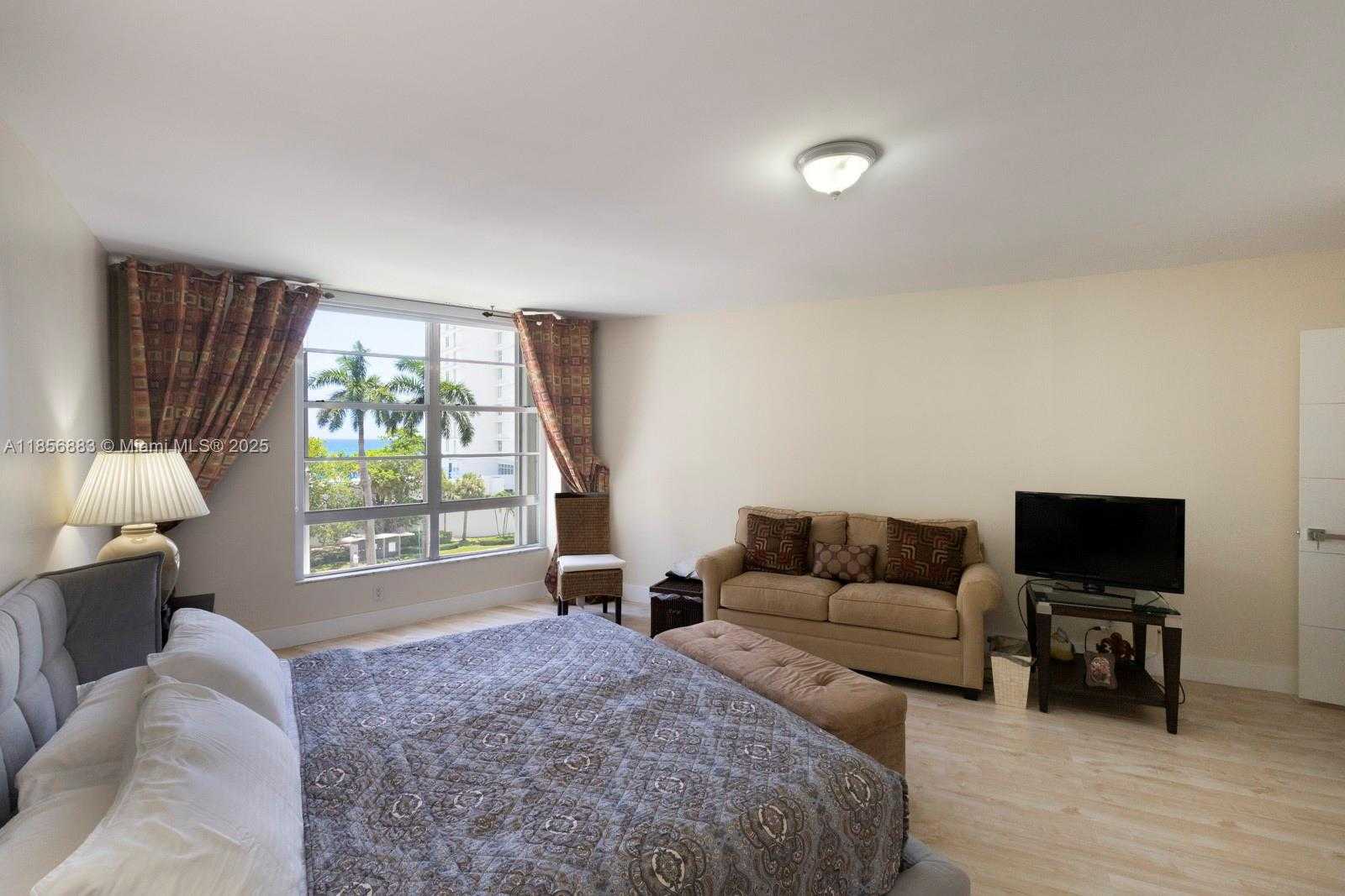 Small Image of 5660 COLLINS AVE #4B, Miami Beach Number 12