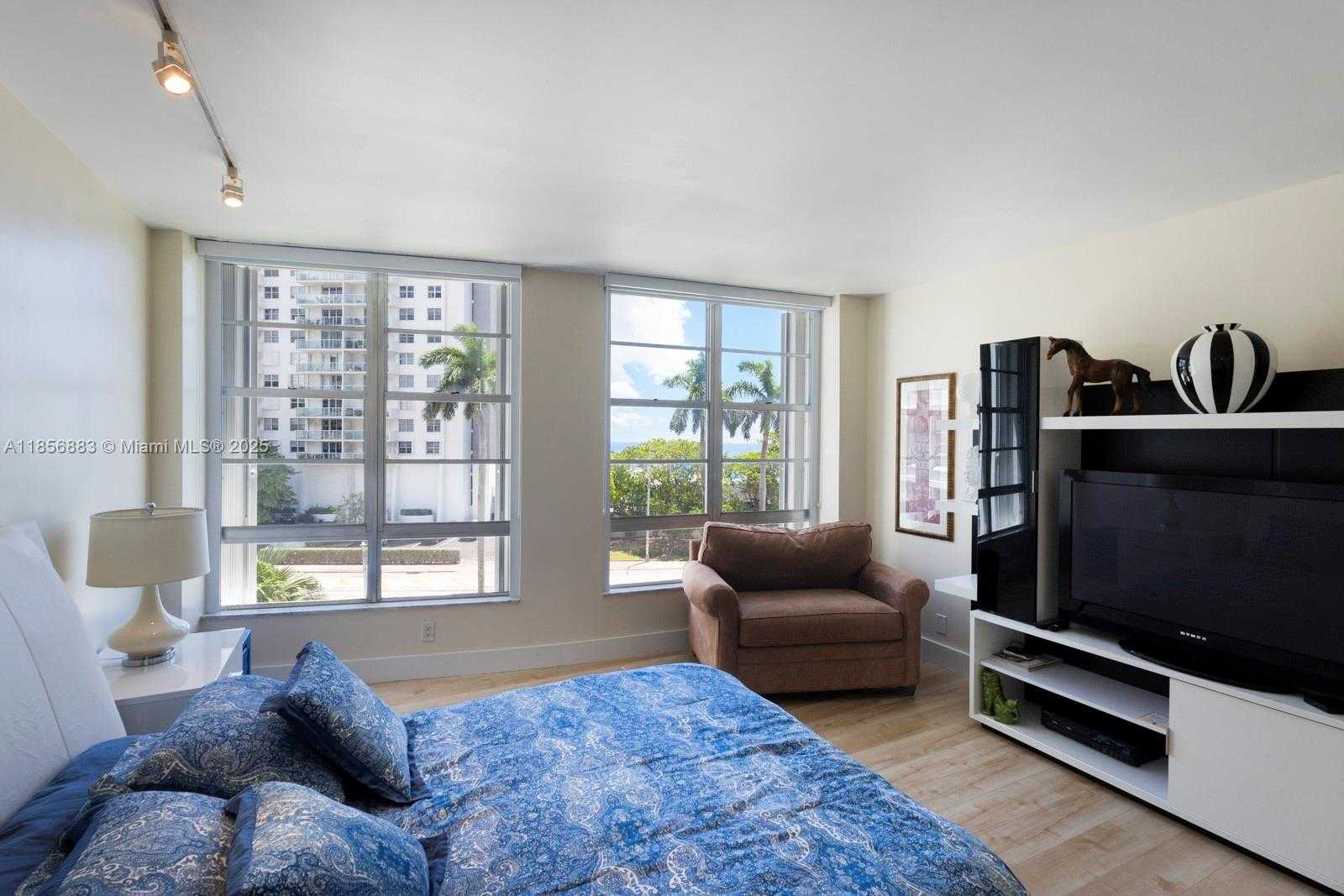 Small Image of 5660 COLLINS AVE #4B, Miami Beach Number 15