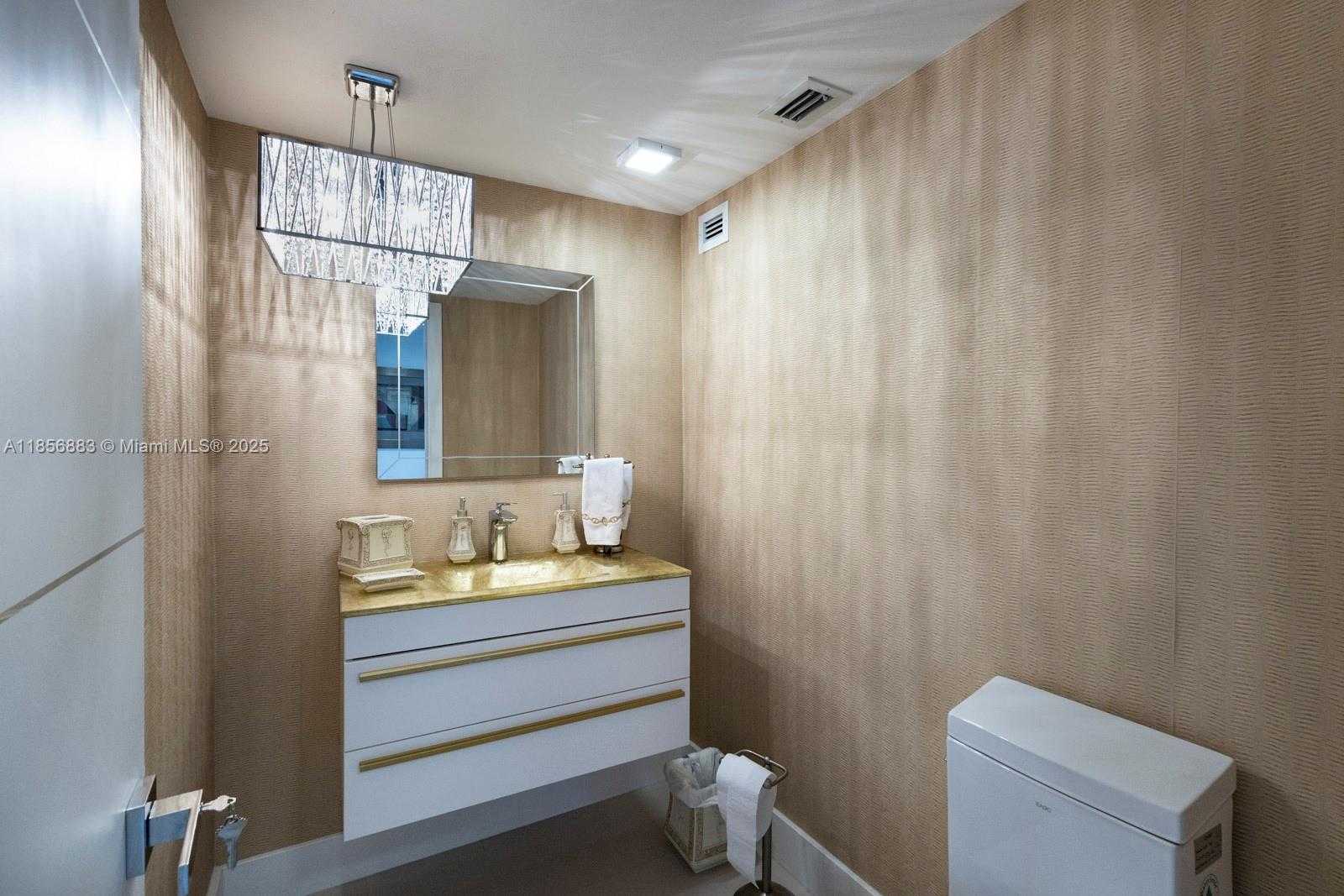 Small Image of 5660 COLLINS AVE #4B, Miami Beach Number 19