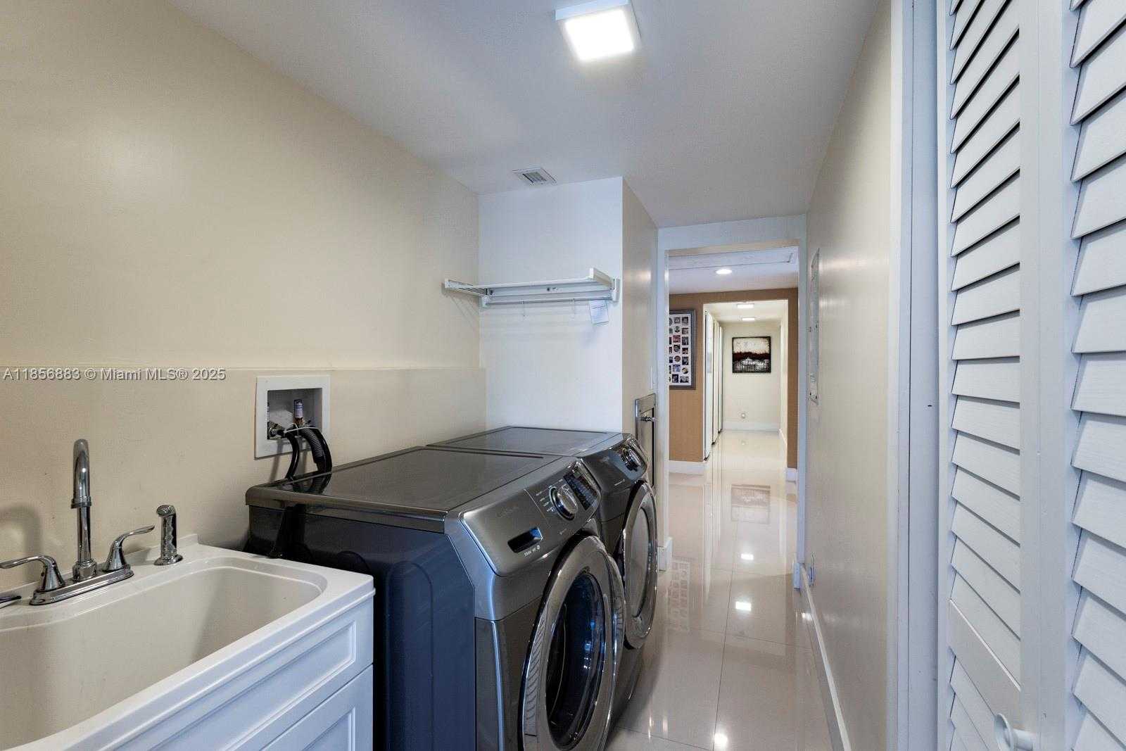 Small Image of 5660 COLLINS AVE #4B, Miami Beach Number 20