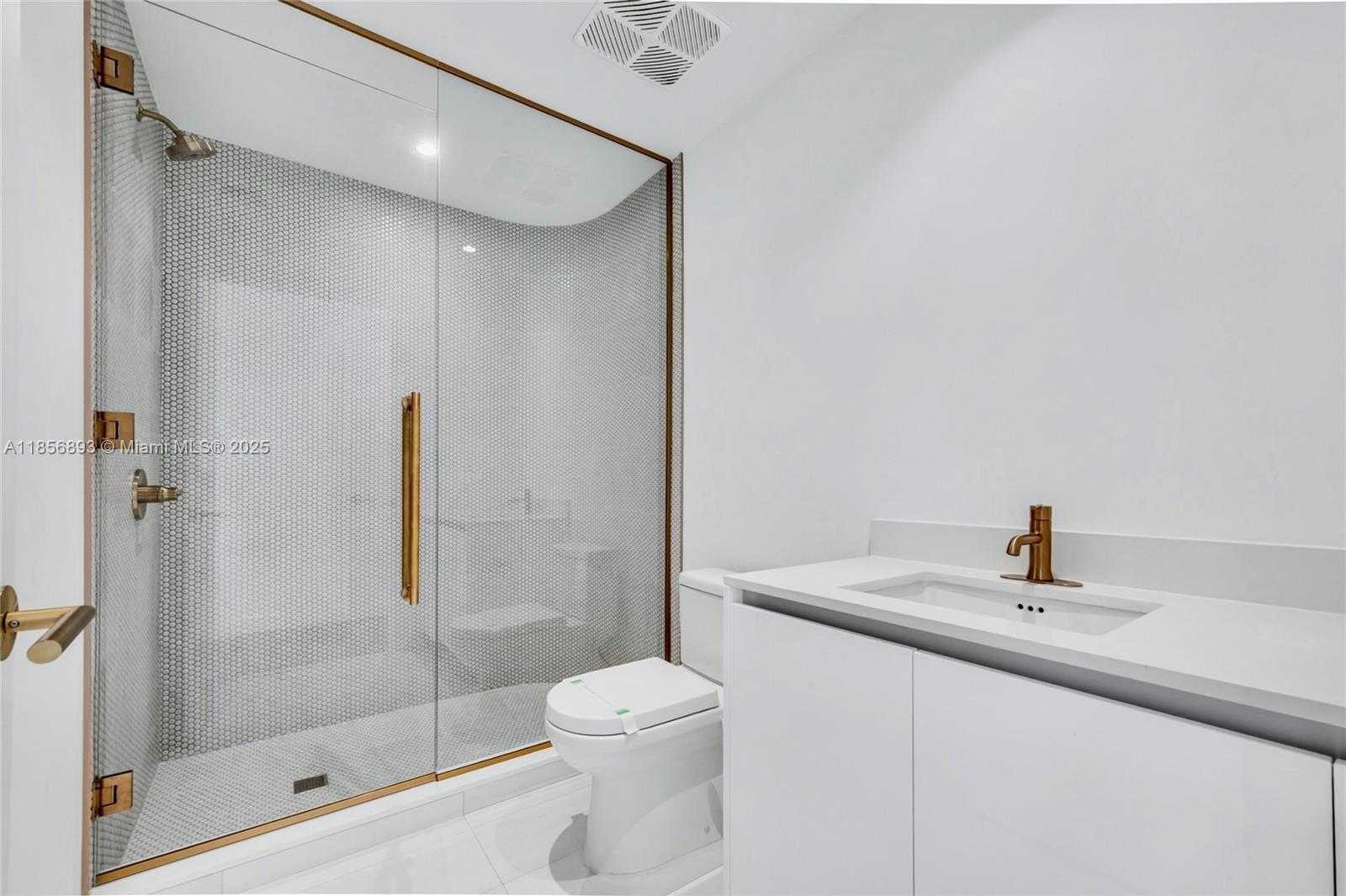 Small Image of 2678 TIGERTAIL AVE #1501, Miami Number 15