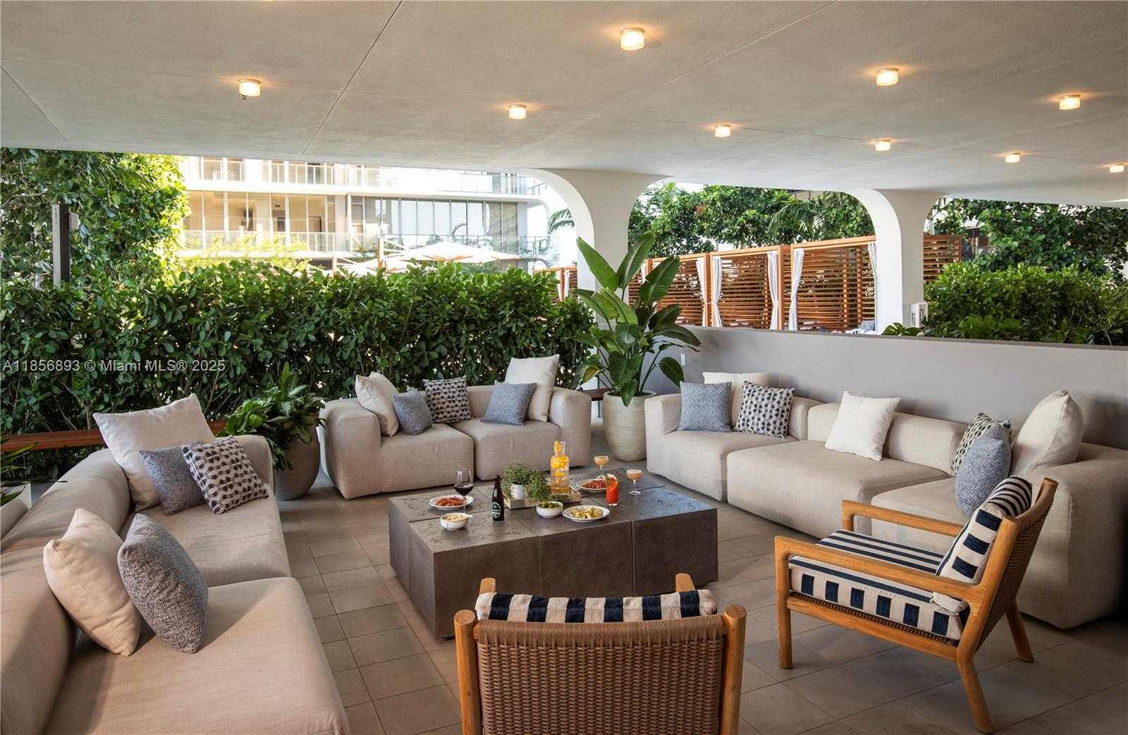 Small Image of 2678 TIGERTAIL AVE #1501, Miami Number 31