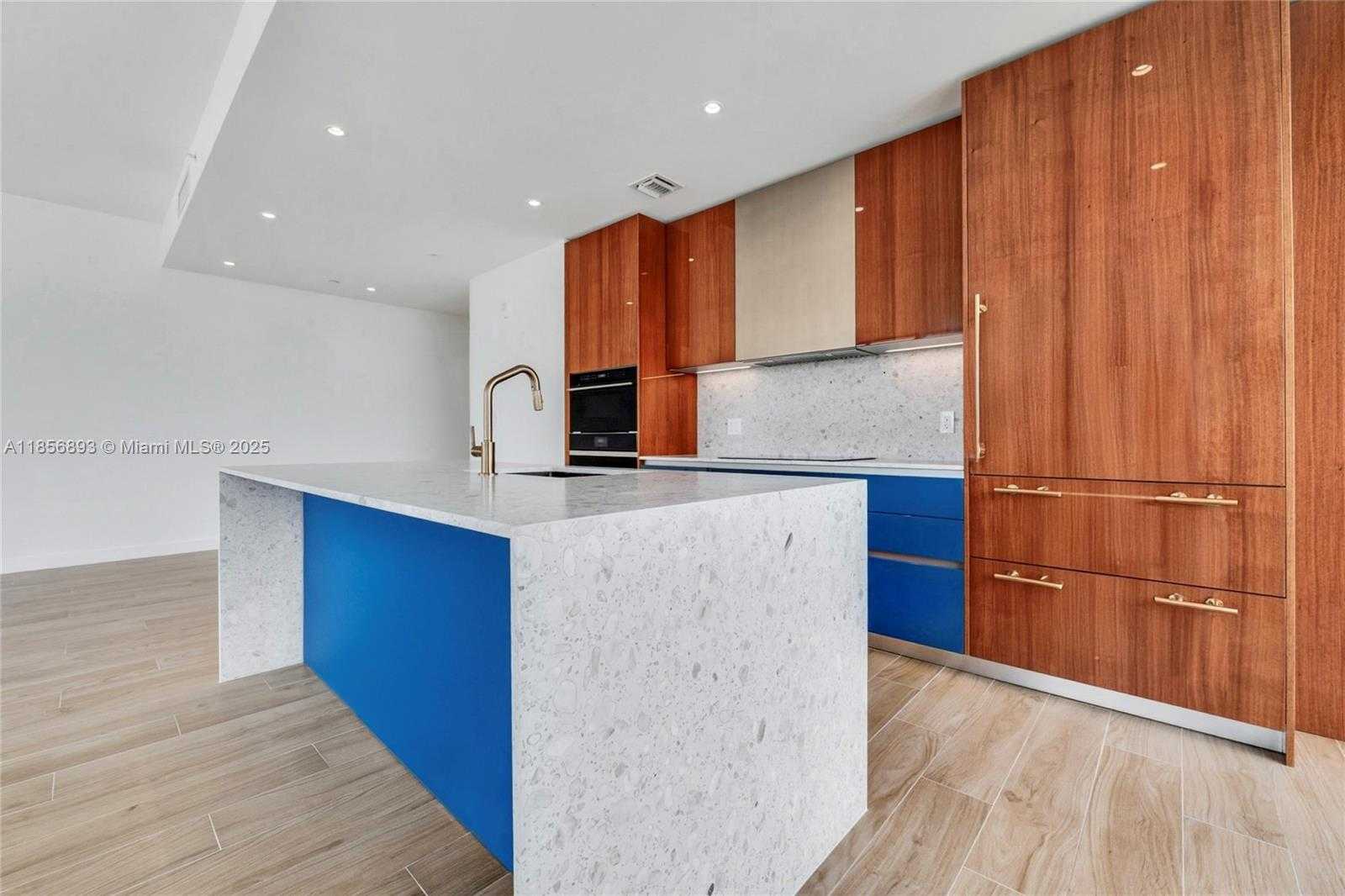 Small Image of 2678 TIGERTAIL AVE #1501, Miami Number 4