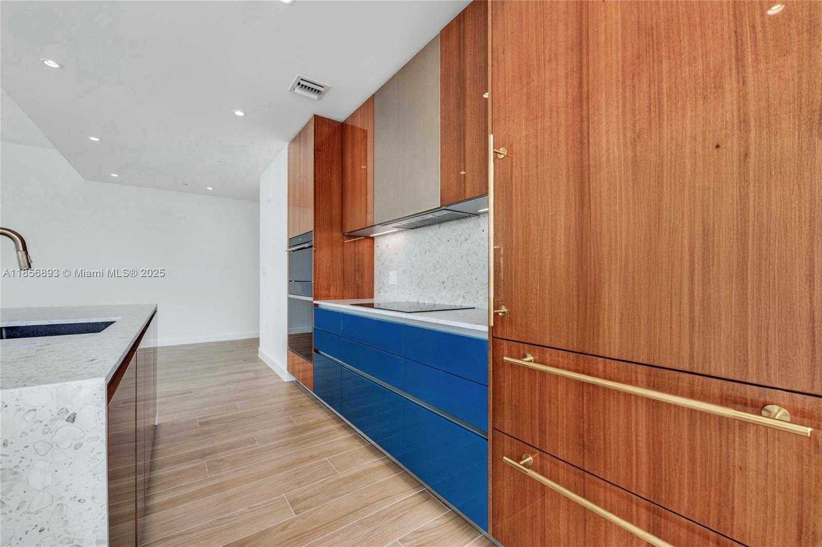 Small Image of 2678 TIGERTAIL AVE #1501, Miami Number 5