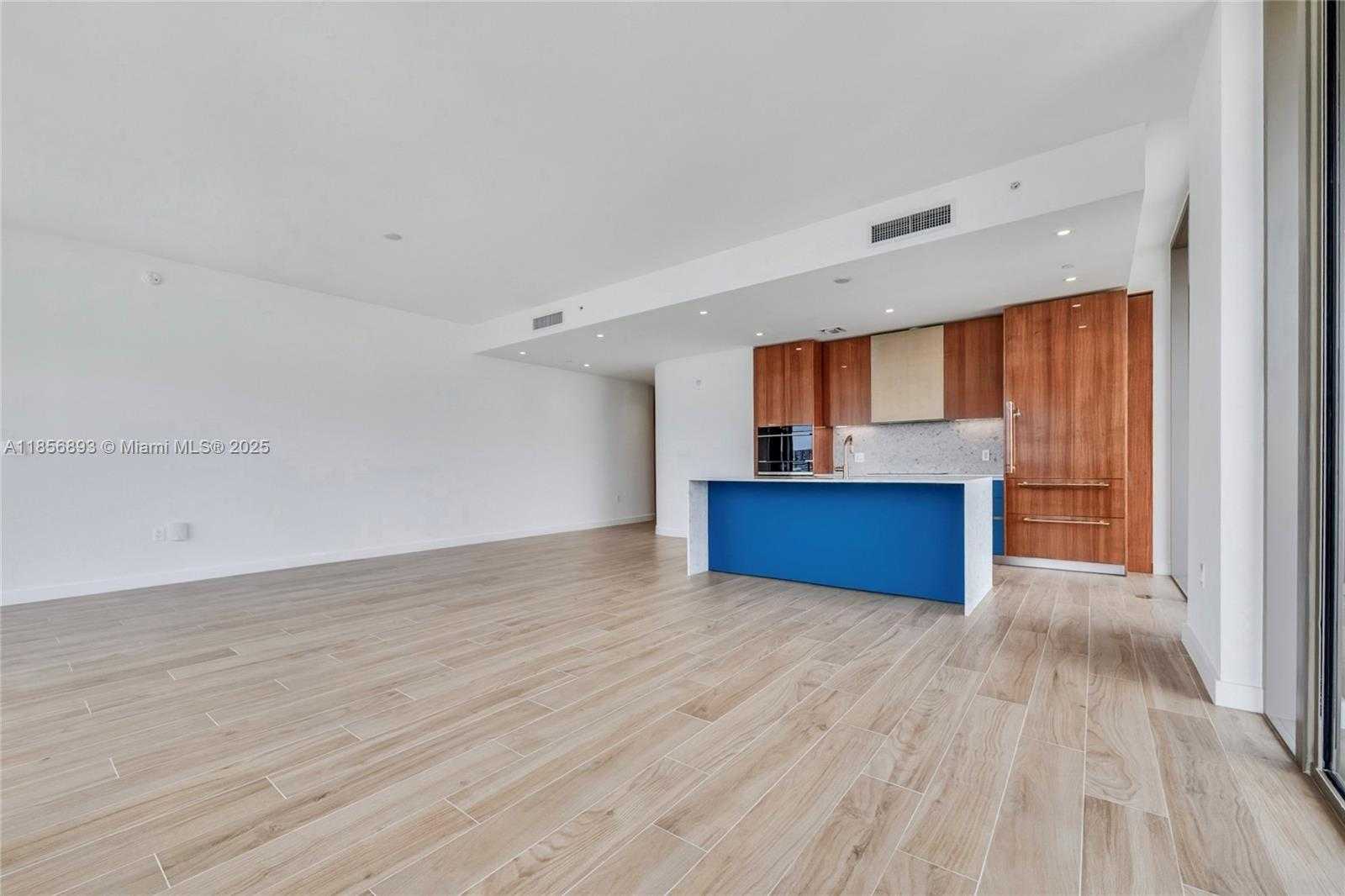 Small Image of 2678 TIGERTAIL AVE #1501, Miami Number 6