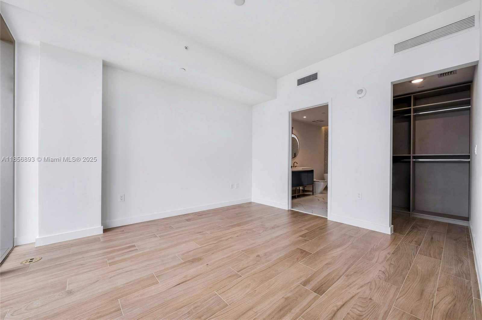 Small Image of 2678 TIGERTAIL AVE #1501, Miami Number 7