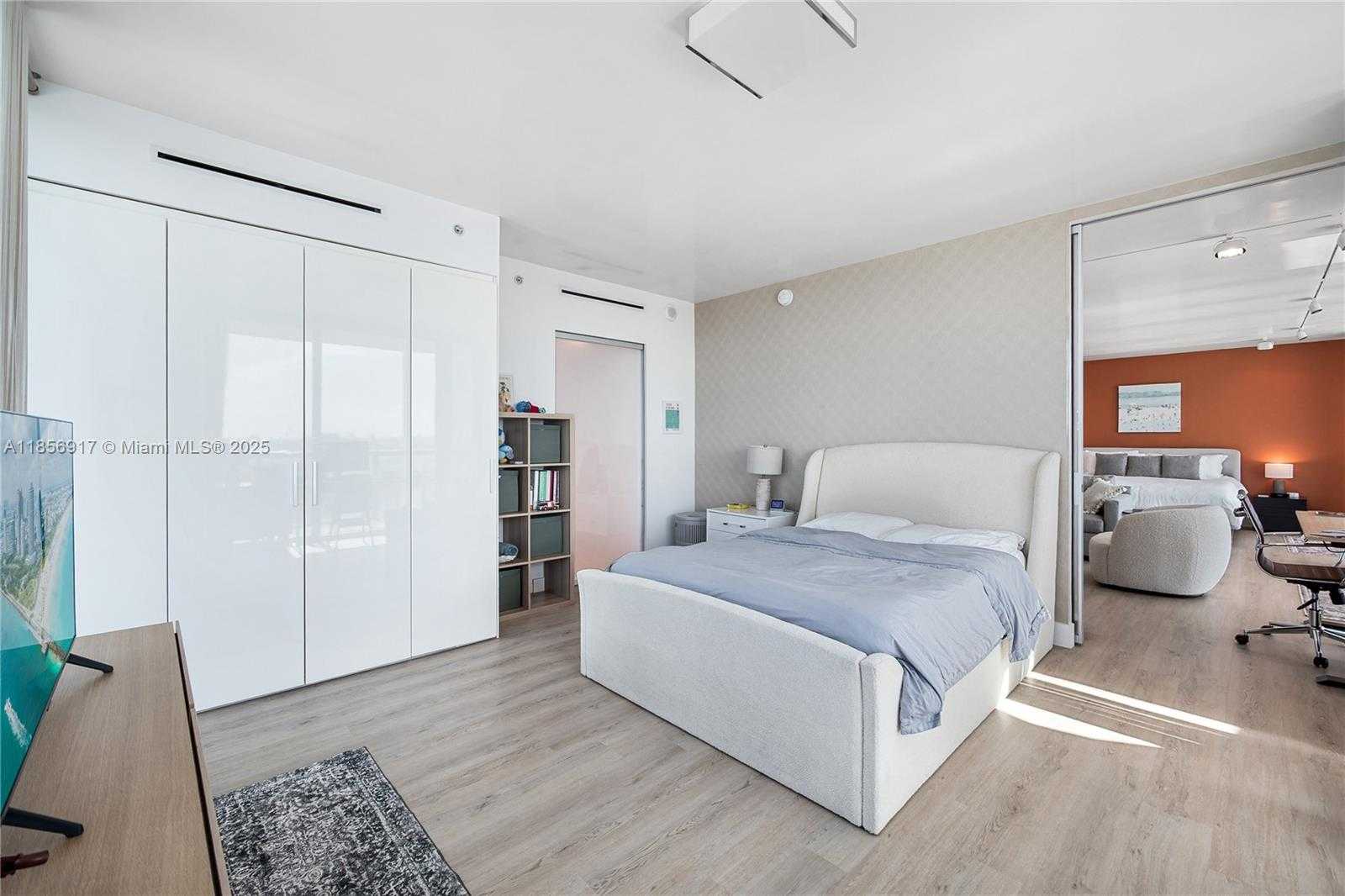 Small Image of 6799 COLLINS AVE #LPH01 & 02, Miami Beach Number 30