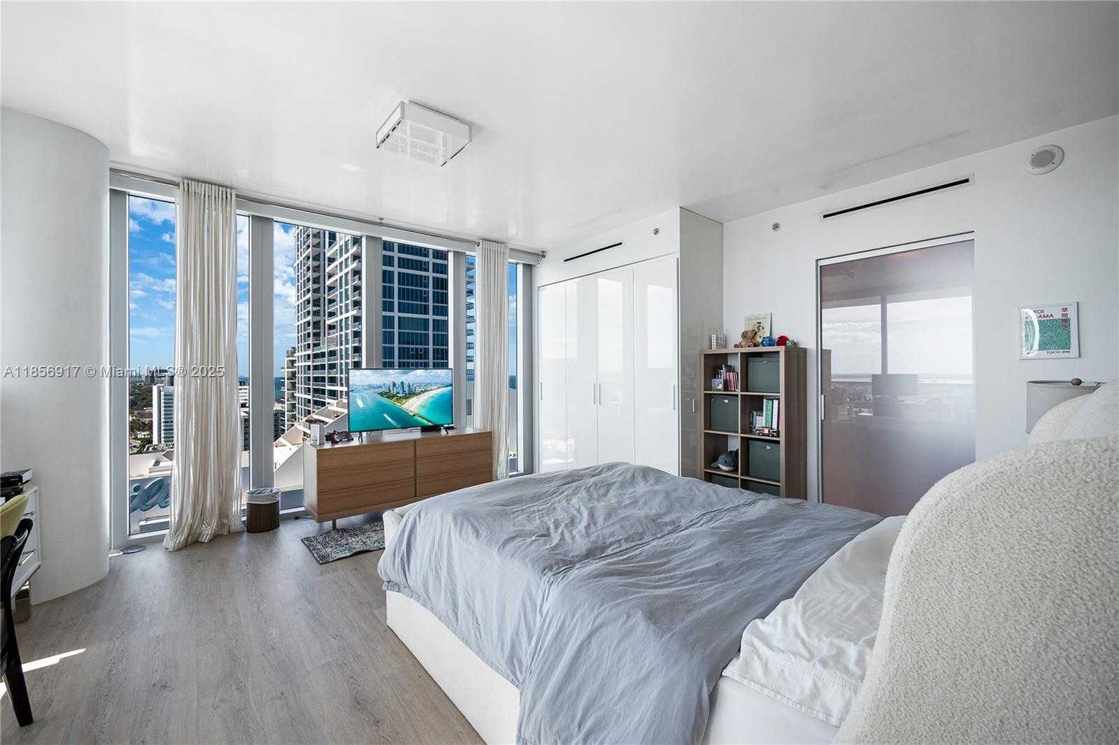 Small Image of 6799 COLLINS AVE #LPH01 & 02, Miami Beach Number 31
