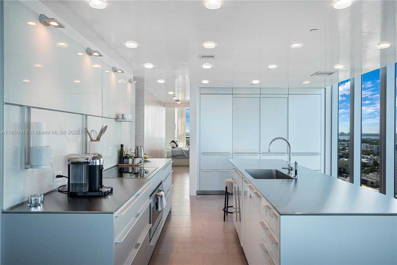 Small Image of 6799 COLLINS AVE #LPH01 & 02, Miami Beach Number 46