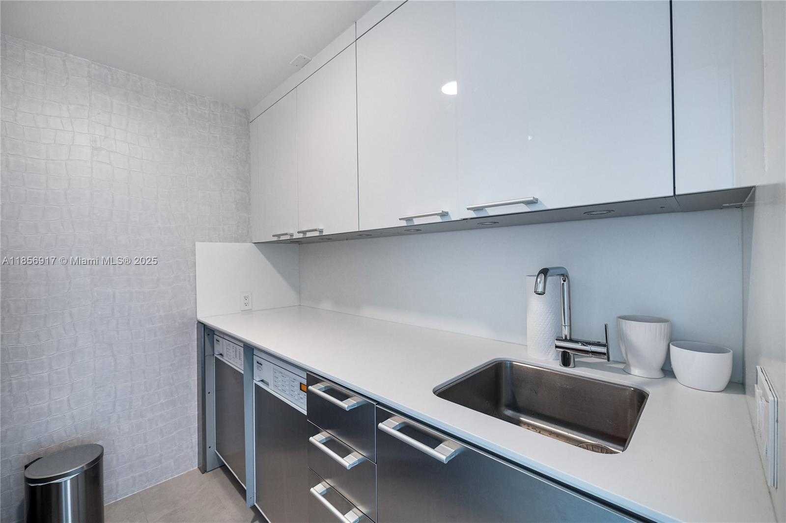 Small Image of 6799 COLLINS AVE #LPH01 & 02, Miami Beach Number 67
