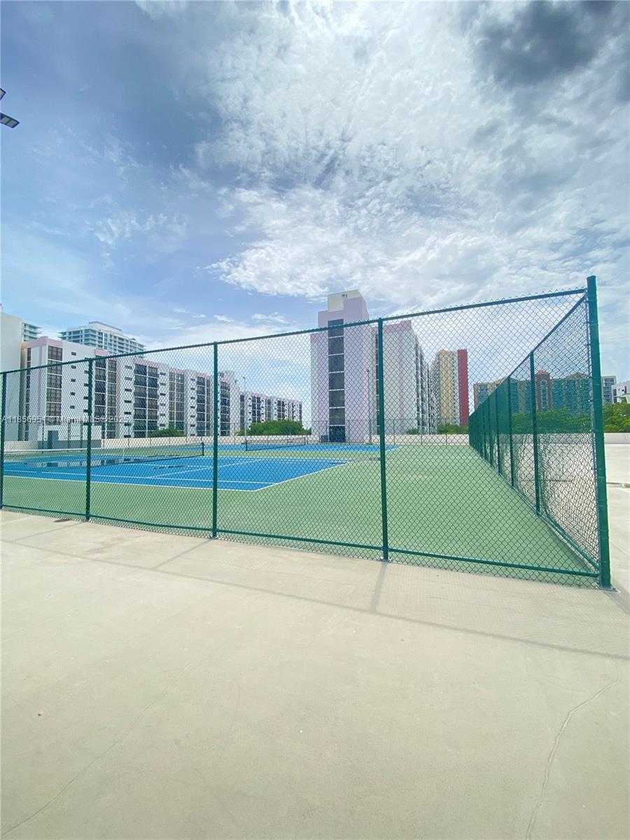 Small Image of 16919 NORTH BAY RD #206, Sunny Isles Beach Number 11