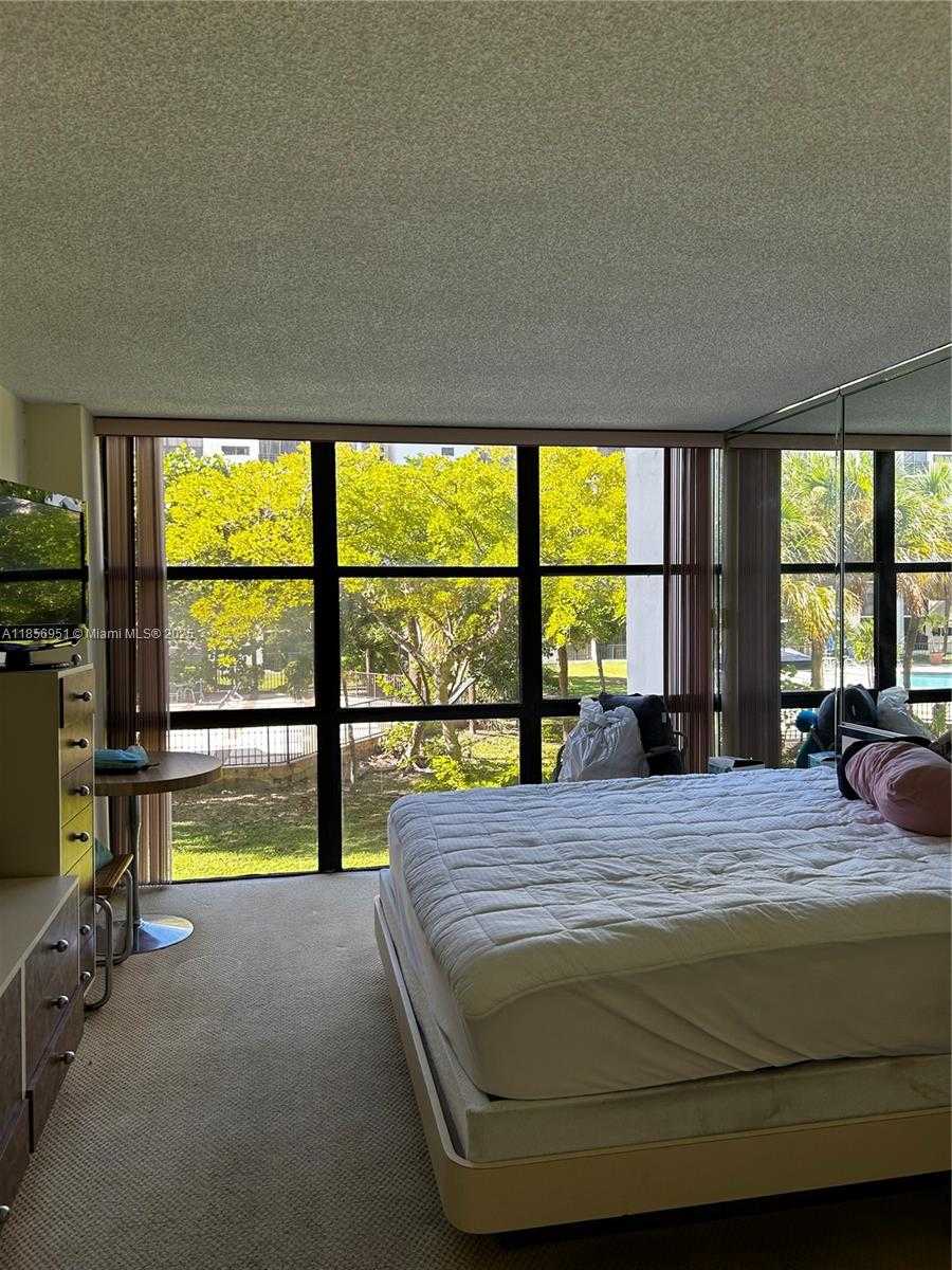 Small Image of 16919 NORTH BAY RD #206, Sunny Isles Beach Number 26