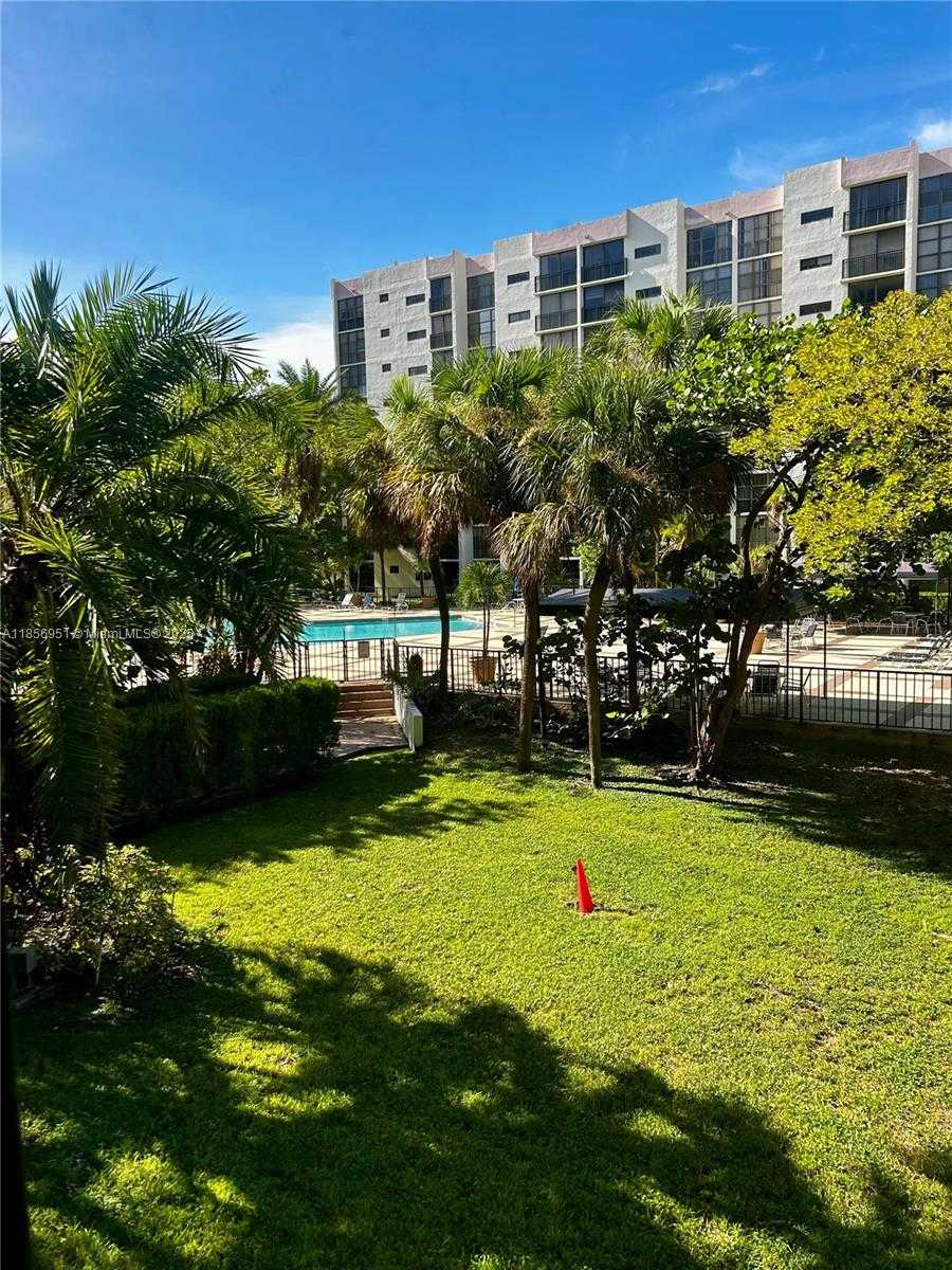 Small Image of 16919 NORTH BAY RD #206, Sunny Isles Beach Number 27
