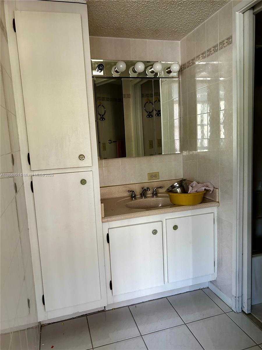 Small Image of 16919 NORTH BAY RD #206, Sunny Isles Beach Number 28