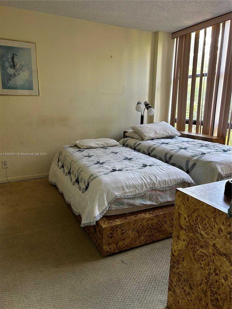 Small Image of 16919 NORTH BAY RD #206, Sunny Isles Beach Number 30